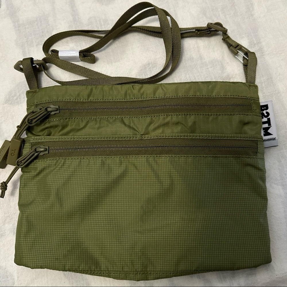 NWOT Baboon to the Moon Crossbody